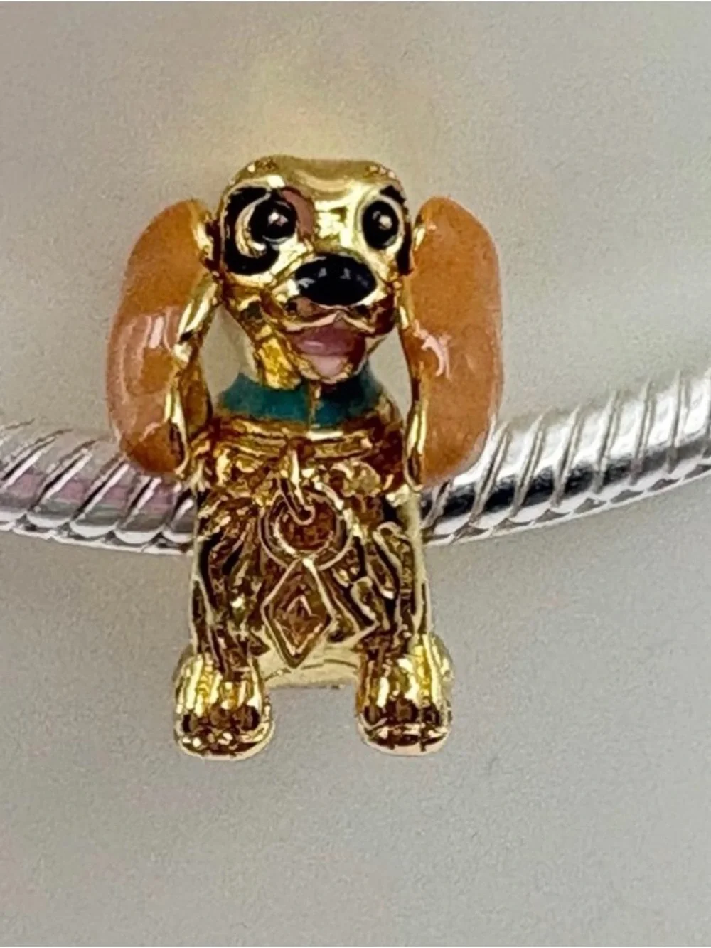 N/A gold tone